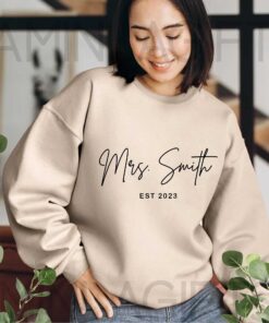 Custom Mrs Sweatshirt 3