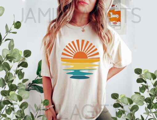 Retro Sunset Rays Wavy Shirt