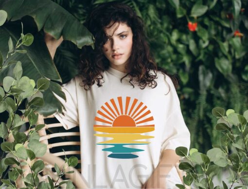 Retro Sunset Rays Wavy Shirt