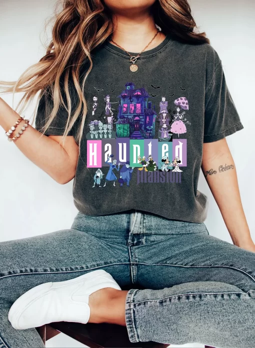 Family's Halloween Haunted Mansion Tee