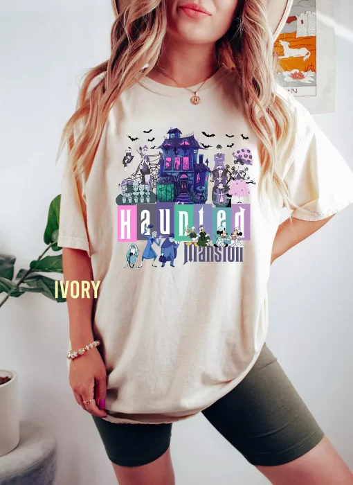 Family's Halloween Haunted Mansion Tee